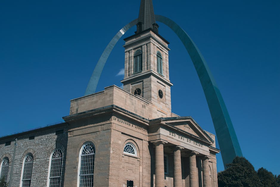 Timeless Elegance: The Graystone Condominium and Its Panoramic Views of St. Louis