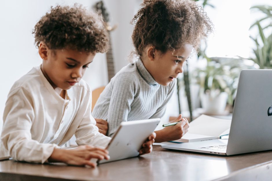 Ralls County School District Takes Initiative in Screen Time Management Amidst Missouri Legislative Challenges