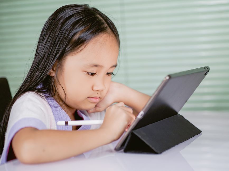 Ralls County School District Takes Initiative to Address Student Screen Time Amid State-Level Setbacks